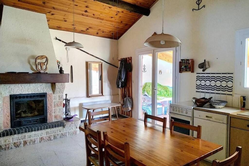 הוילה בובר Chalet Typique Au Coeur De La Petite Camargue מראה חיצוני תמונה